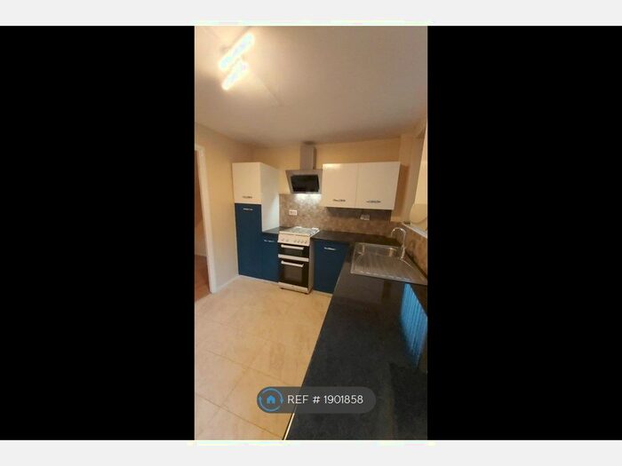 3 Bedroom Semi-Detached House To Rent In Saint Anne's Close, Birkenhead, CH41