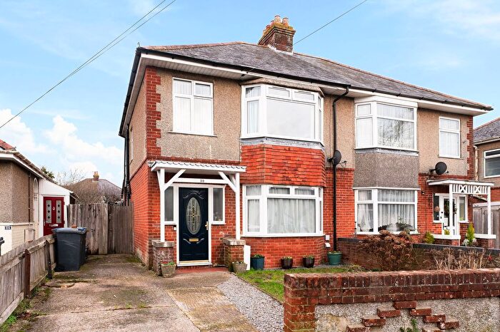 3 Bedroom Semi Detached House For Sale In Roberts Road, Salisbury, SP2