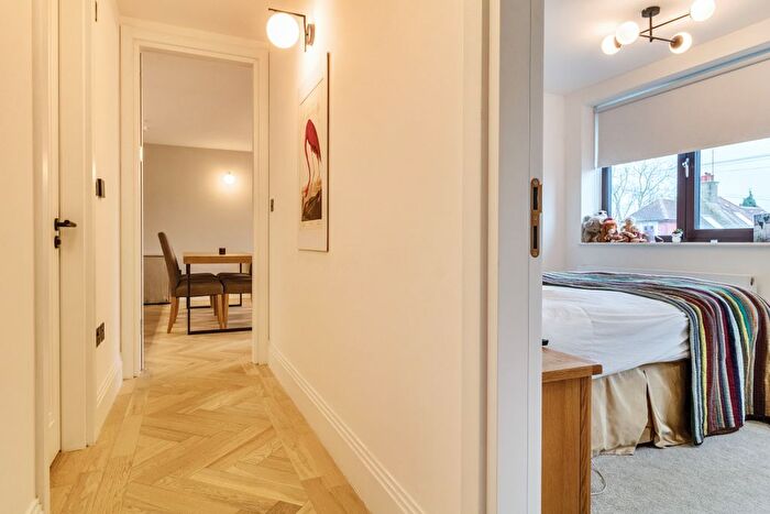 1 Bedroom Flat To Rent In Shakespeare Road, London, NW7