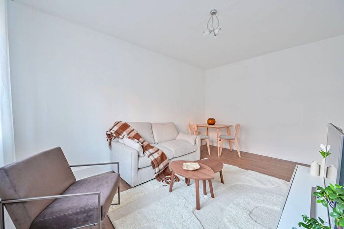3 Bedroom Flat For Sale In Redcross Way, London Bridge, London, SE1
