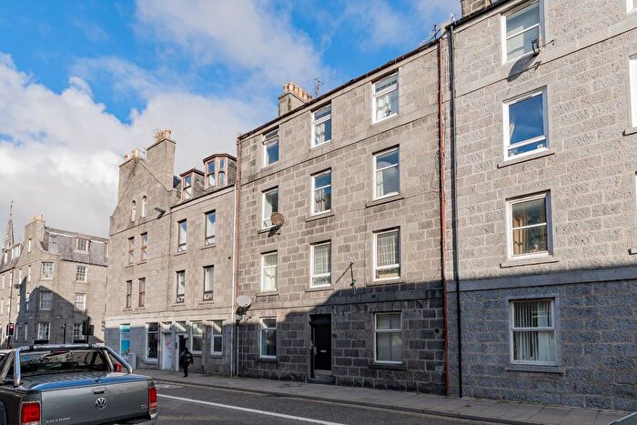 1 Bedroom Flat To Rent In Charlotte Street, Nd Floor Right, Aberdeen, AB25