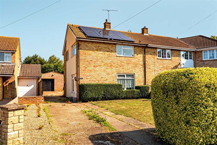 3 Bedroom Semi-Detached House For Sale In Knights Avenue, Clapham, MK41