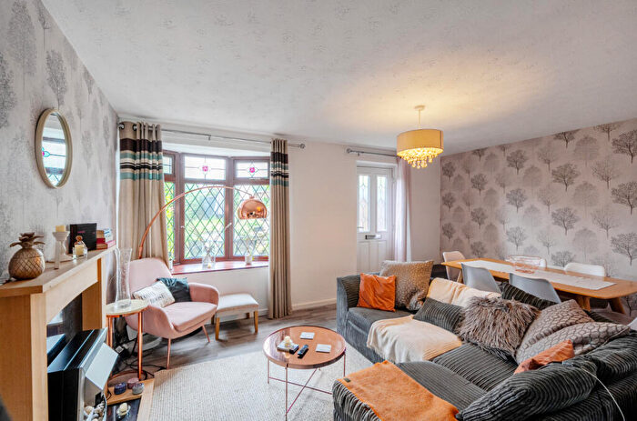 3 Bedroom End Of Terrace House For Sale In Snowden Royd, Bramley, Leeds, LS13