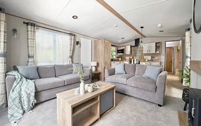 3 Bedroom Park Home For Sale In Landford, Salisbury, SP5