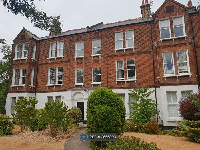 3 Bedroom Flat To Rent In Clapham Old Town, London, SW4