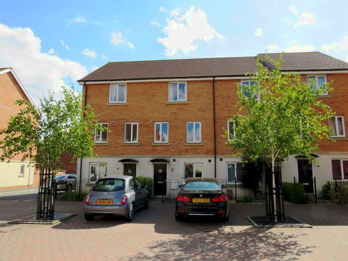 4 Bedroom House To Rent In Farrow Avenue, Hampton Vale, Peterborough, PE7