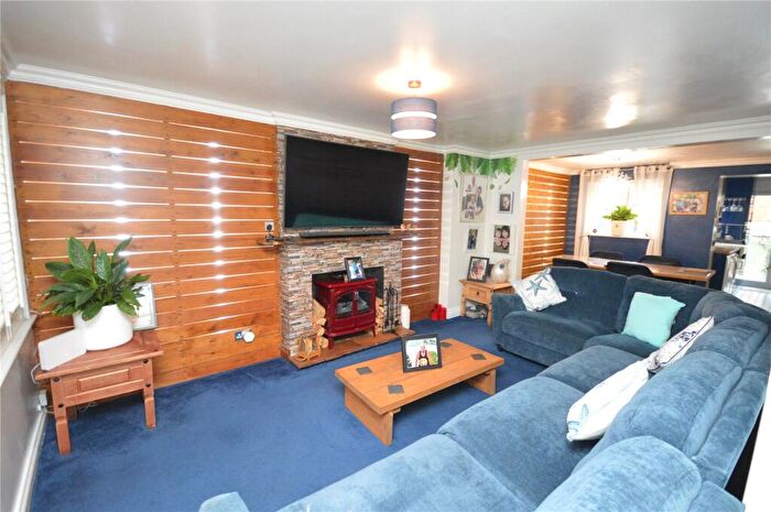 3 Bedroom Detached House For Sale In Leasowe Road, Hunslet, Leeds, LS10