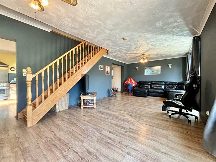 5 Bedroom Detached House For Sale In Sunview Avenue, Peacehaven, BN10