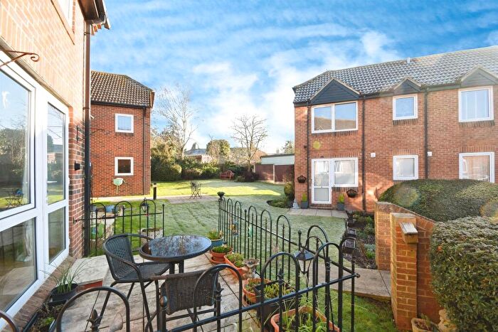 1 Bedroom Apartment For Sale In Robinsbridge Road, Coggeshall, Colchester, CO6