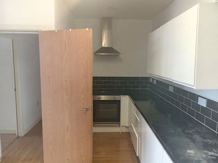 Studio To Rent In Sunbridge Road, Bradford, BD1