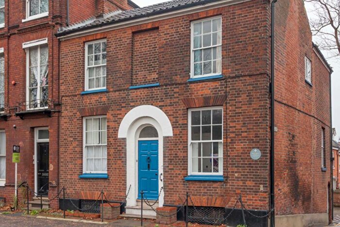 4 Bedroom Semi-Detached House To Rent In Chapelfield North, Norwich, NR2