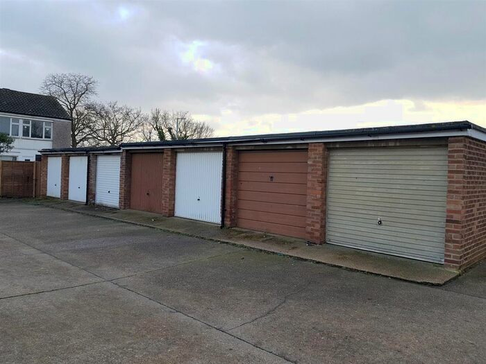 Property To Rent In Alexandra Close, Grays, RM16