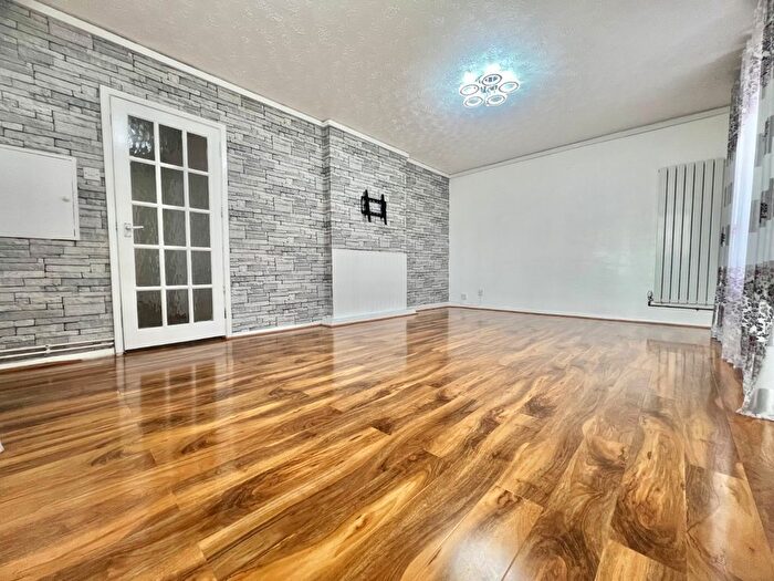 2 Bedroom Flat To Rent In Herrick Close, Southampton, Hampshire, SO19