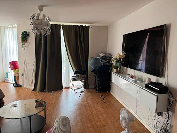 2 Bedroom Flat To Rent In Acklington Drive, London, NW9