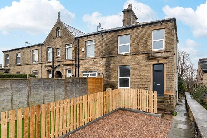 2 Bedroom Terraced House For Sale In Reinwood Road, Lindley, Huddersfield, HD3