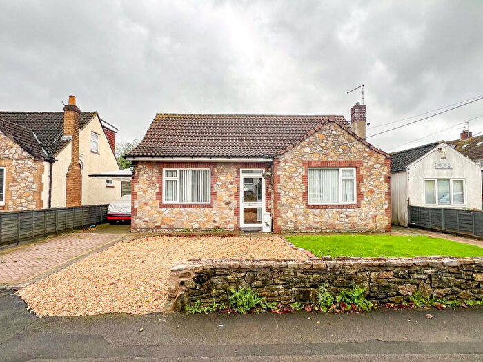 3 Bedroom Bungalow For Sale In The Common, Patchway, Bristol, BS34