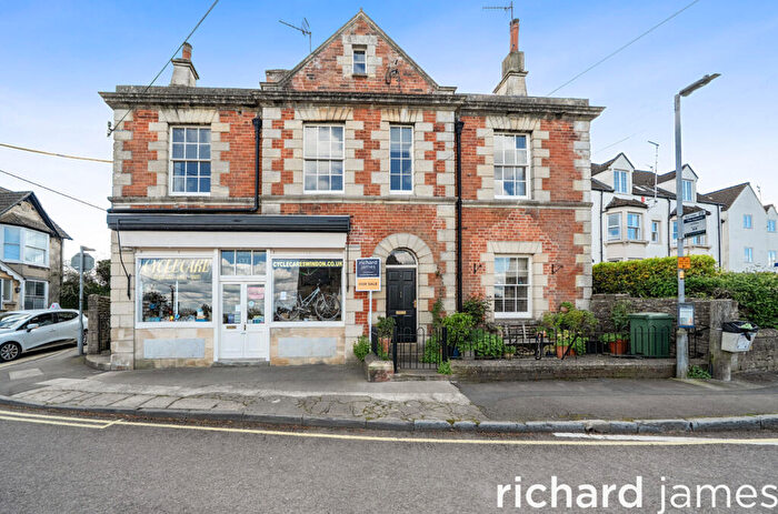 3 Bedroom Terraced House For Sale In High Street, Purton, Purton, SN5