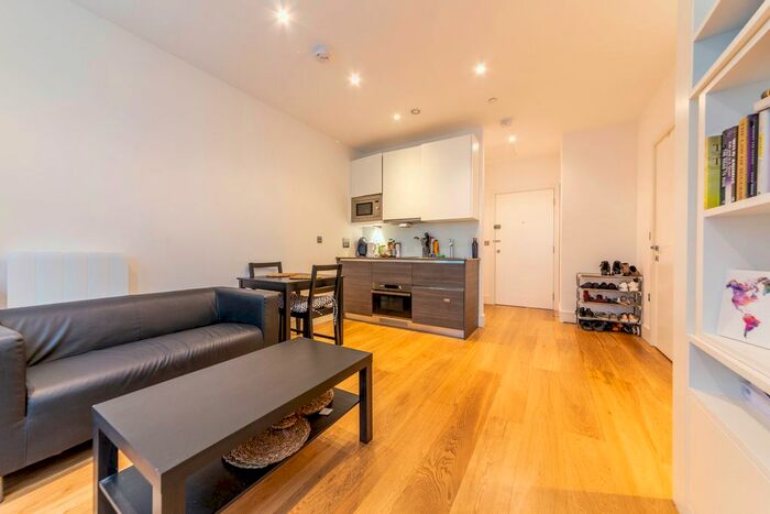 Studio To Rent In Staines Road, Hounslow, TW3