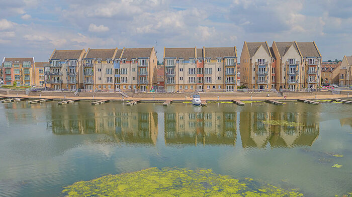 2 Bedroom Apartment To Rent In Wren Walk, Eynesbury, PE19