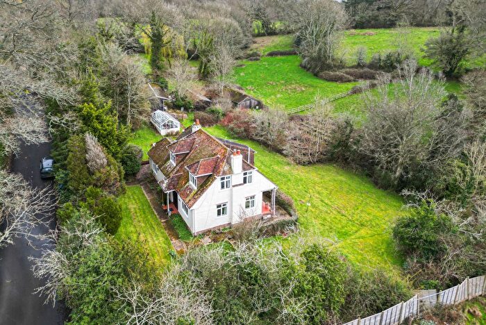 3 Bedroom Detached House For Sale In Lickfolds Road, Rowledge, Farnham, GU10