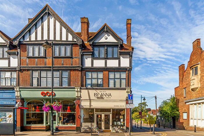 2 Bedroom Flat To Rent In The Broadway, Cheam, SM3