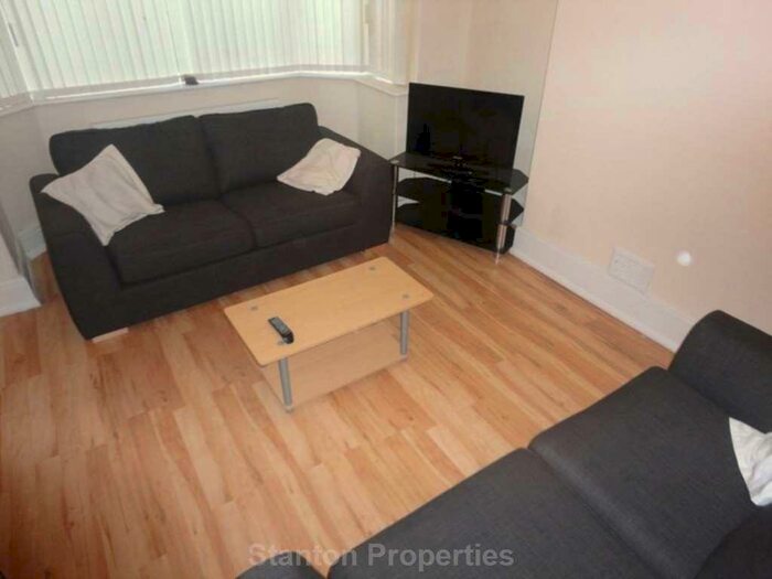 6 Bedroom Semi-Detached House To Rent In &# Pppw, Mauldeth Road West, Withington, M20