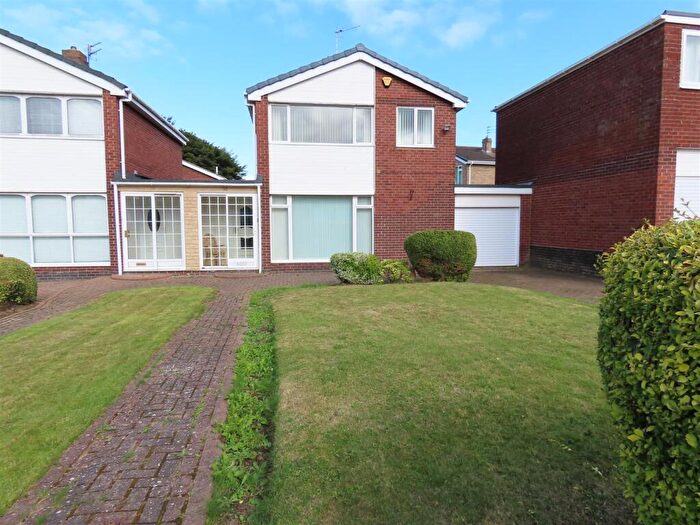 3 Bedroom Link Detached House For Sale In Hillcrest, Ashington, NE63