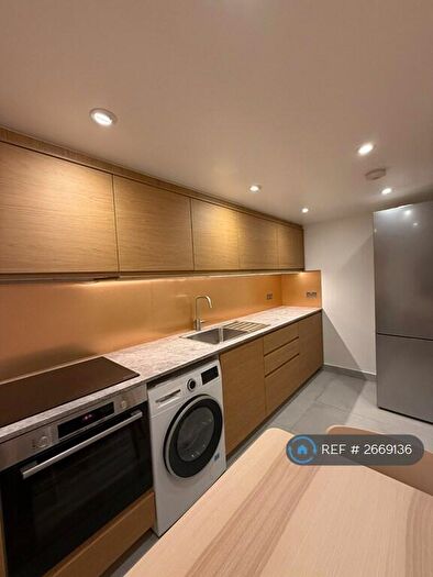 4 Bedroom Flat To Rent In North Gower Street, London, NW1