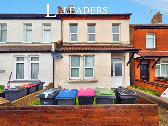 3 Bedroom Semi-Detached House To Rent In South Avenue, Southend-on-Sea, SS2