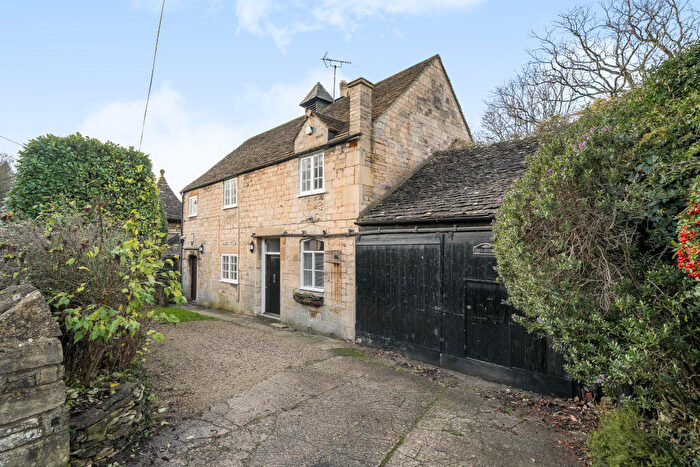 4 Bedroom Link Detached House For Sale In Selsley West, Stroud, GL5