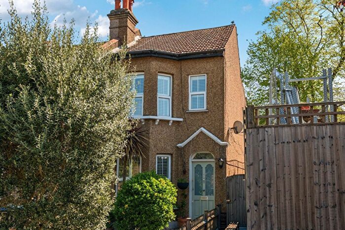 3 Bedroom Semi Detached House For Sale In Dagnall Park, South Norwood, London, SE25