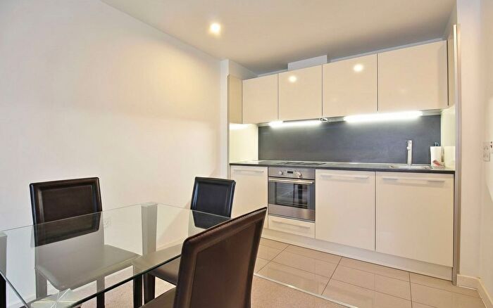 1 Bedroom Flat To Rent In Union Lane, Isleworth, TW7