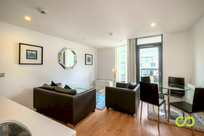 1 Bedroom Flat To Rent In Packington Street, Islington, London, N1