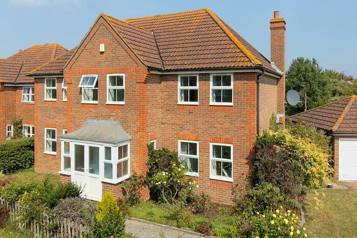 5 Bedroom Detached House To Rent In Ealham Close, Canterbury, CT4