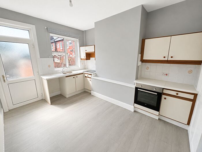 2 Bedroom Property To Rent In Castleford Road, Normanton, WF6
