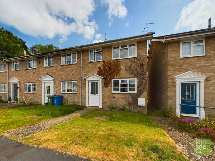 3 Bedroom End Of Terrace House To Rent In Millins Close, Owlsmoor, Sandhurst, Berkshire, GU47