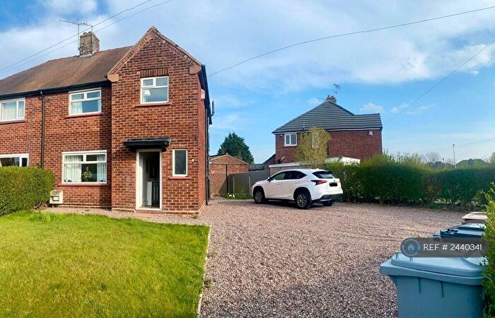 3 Bedroom Semi-Detached House To Rent In Crabtree Grove, Crewe, CW1