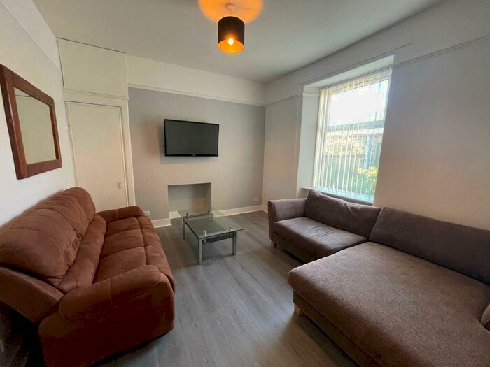 2 Bedroom Flat To Rent In King Street, Inverurie, AB51