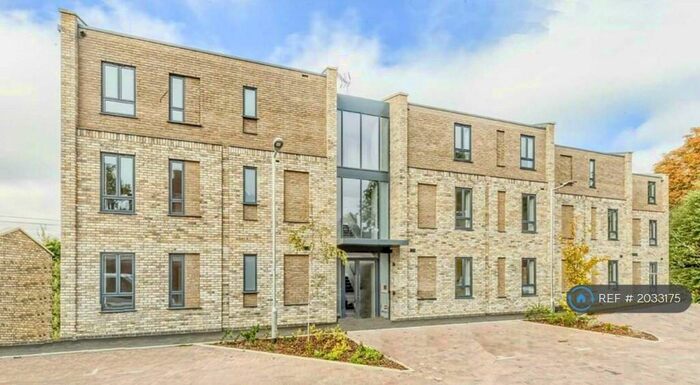 2 Bedroom Flat To Rent In Brookmans's Place, Brookmans Park, AL9