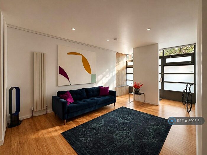 2 Bedroom Maisonette To Rent In Teesdale St, London, E2
