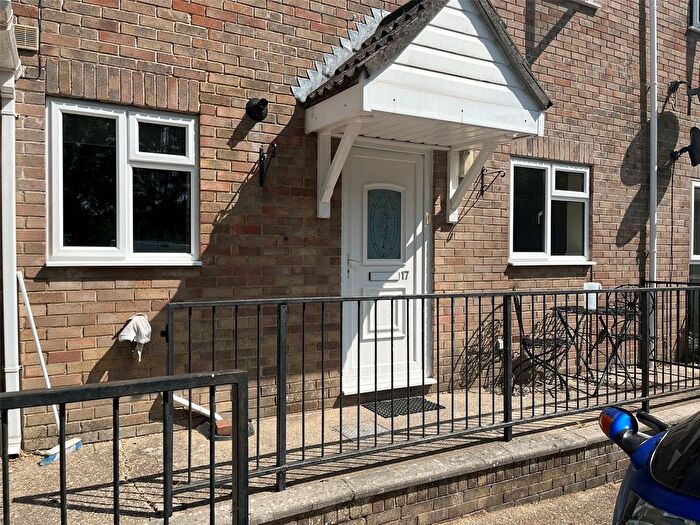 2 Bedroom Flat To Rent In Ash Grove, Chard, Somerset, TA20