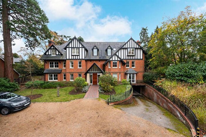 2 Bedroom Apartment For Sale In Gorton Oaks, Murdoch Road, Wokingham, Berkshire, RG40