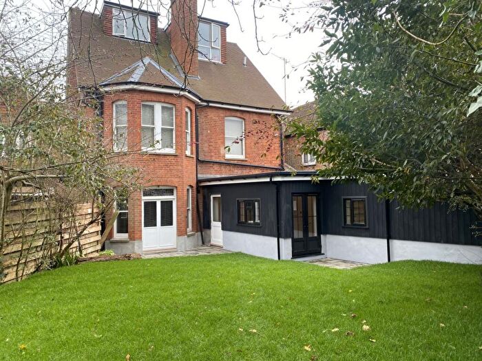 1 Bedroom Flat To Rent In High Street, Bramley, GU5