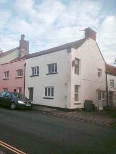 2 Bedroom Property For Sale In St. Thomas Street, Wells, Somerset, BA5