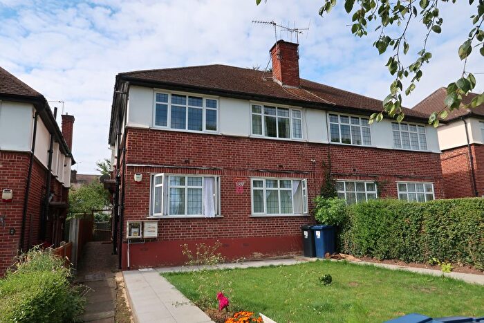 2 Bedroom Maisonette To Rent In Ormsby Gardens, Greenford, UB6
