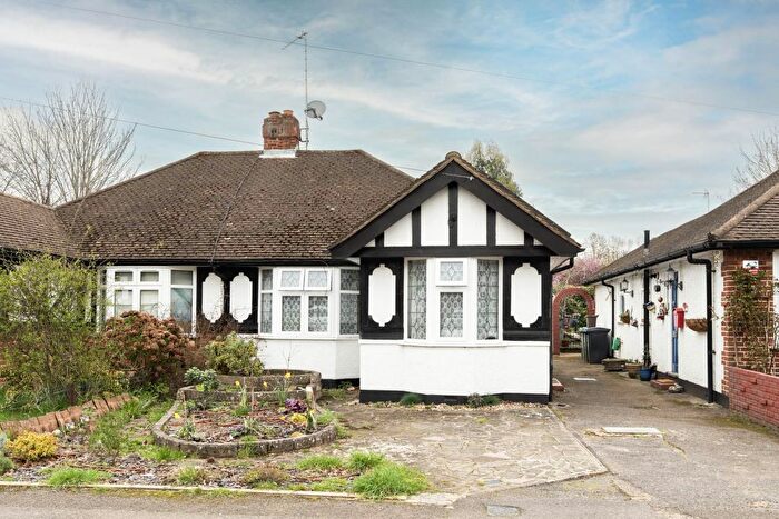 2 Bedroom Bungalow For Sale In Cheshire Gardens, Chessington, KT9