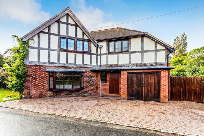 4 Bedroom Semi-Detached House For Sale In Roodlands Lane, Four Elms, Edenbridge, Kent, TN8