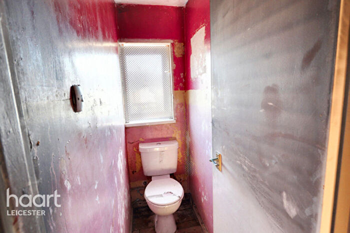 3 Bedroom Terraced House For Sale In Ledbury Green, Leicester, LE4