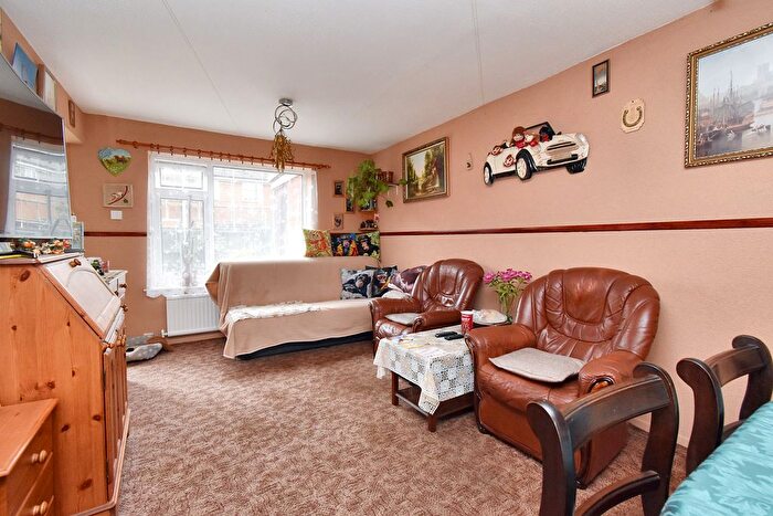 3 Bedroom End Of Terrace House For Sale In Staverton Crescent, Lincoln, LN6