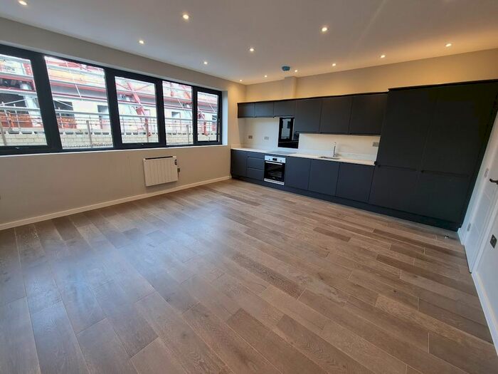 1 Bedroom Flat To Rent In Arcadia Avenue, Finchley, N3